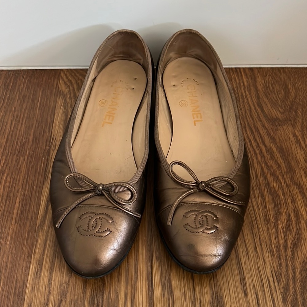 Bronze Chanel ballerina flats